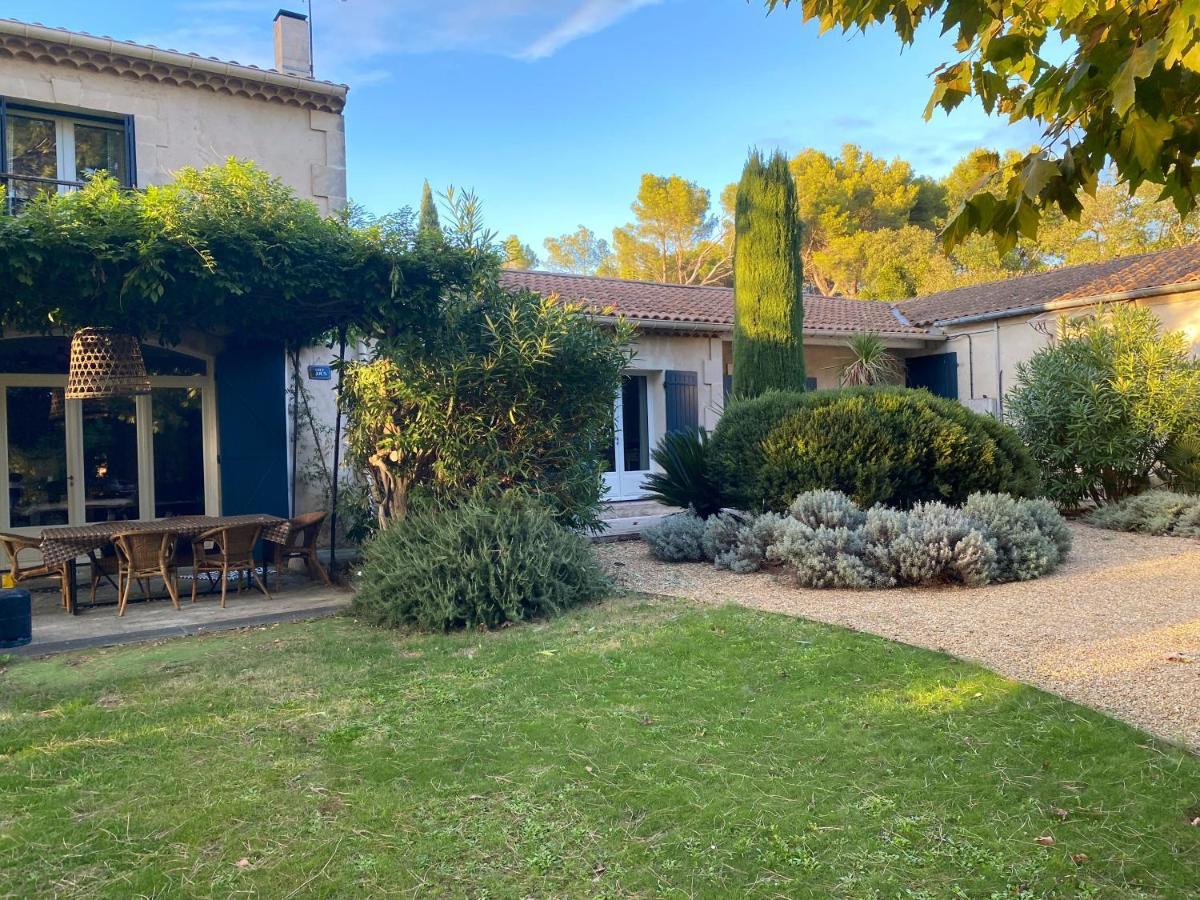 Mas La Pauline Gites De Charme & Roulotte Saint-Rémy-de-Provence Exteriér fotografie